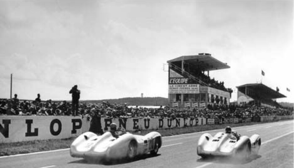 F1 debut pÃ¥ Reims med Fangio & Kling 1954