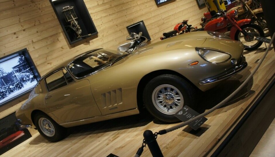 Top Mountain Motorcycle MuseumDet finnes biler også, på museet. En Ferrari 275 GTB2 for eksempel 1964.Foto: Jon Winding-Sørensen