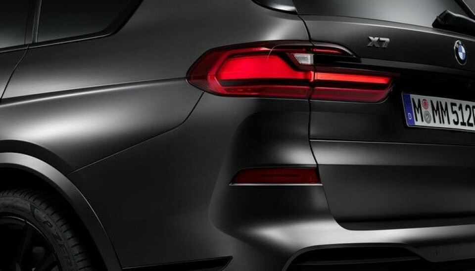 BMW X7 Dark Shadow Edition