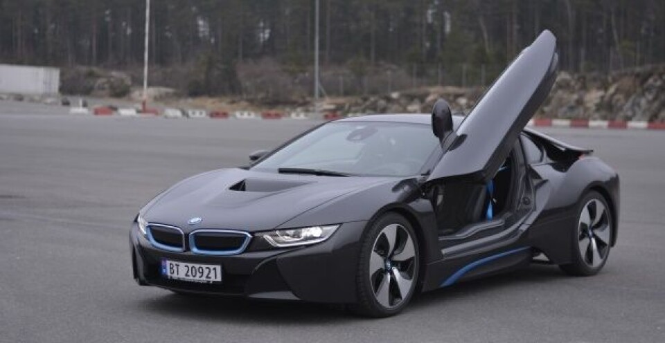 BMW i8 er den første bilen i Norge med laserlys: BMW i8 er den første bilen i Norge med laserlys: