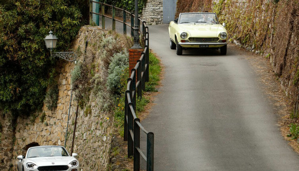 Klassisk og ny Fiat 124 Spider