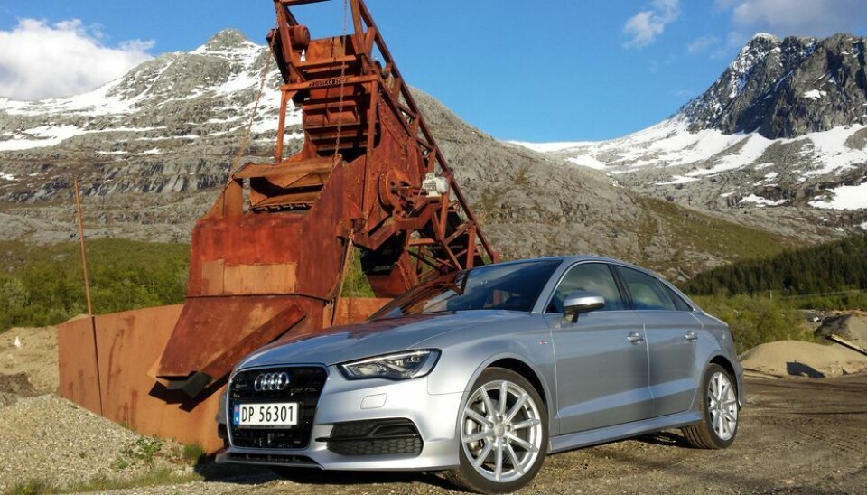 Børge NessMin Audi A3 1.8 TFSI Quattro - Syv søstre fjellene i bakgrunnen.
