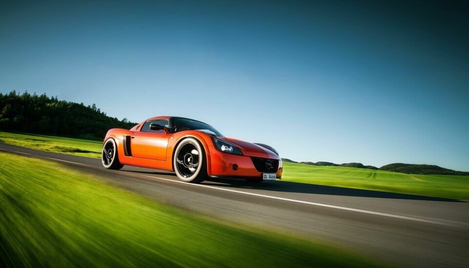 Henrik Søderholm JohannessenBildet er fra en photoshoot med en tysk student på Byneset utenfor Trondheim. Bilen er en Opel Speedster Turbo