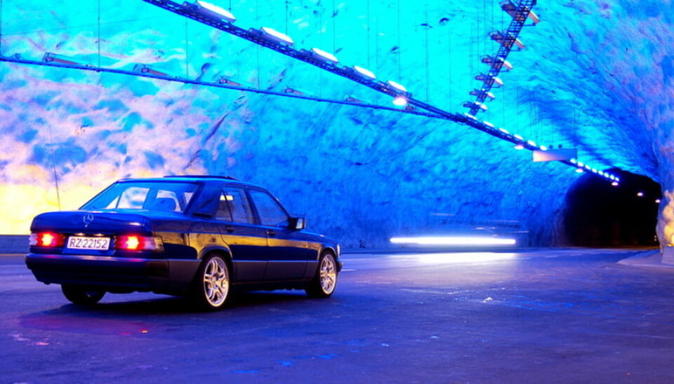 Sven Håkon VoldumMin første bil, en Mercedes 190D, knipset i Lærdalstunnelen på første langtur etter renovering. Kjøpt som 18-åring i 1998, og fortsatt i mitt eie.