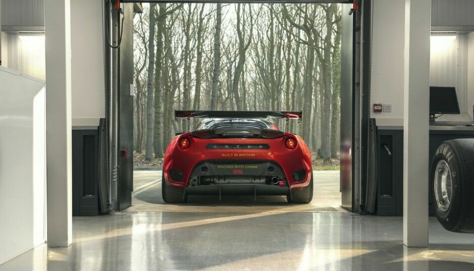Lotus Evora GT4
