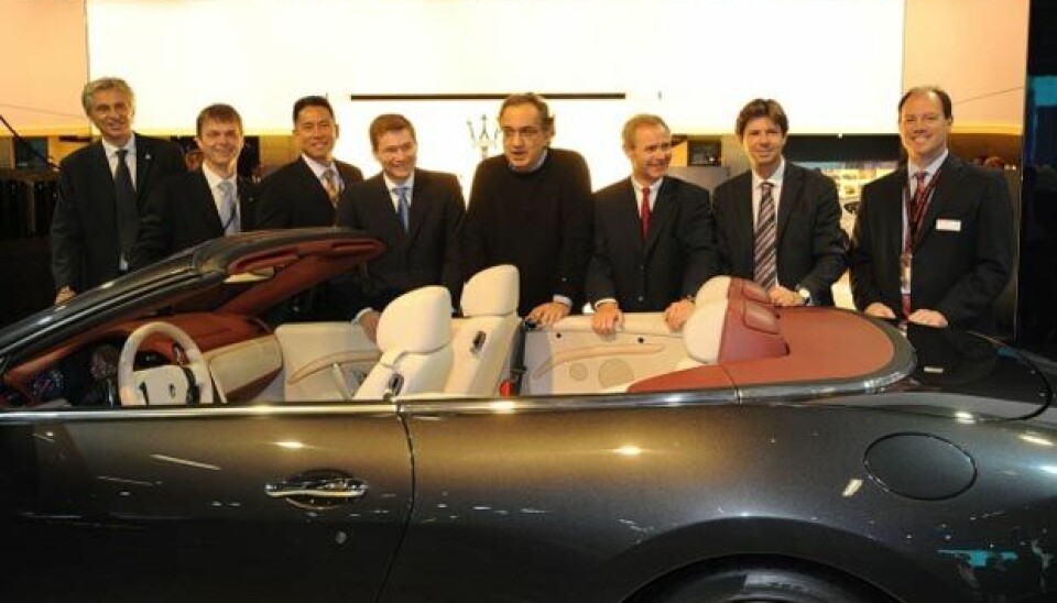 Maserati GranCabrioToppsjef Sergio Marchionne omkranset av ledelsen for Fiat / Chrysler-gruppen