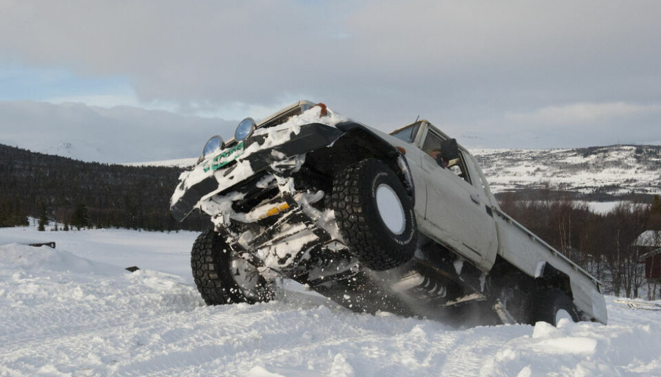 Geir Vangen1986 mod Land Cruiser BJ75 bilen som tar seg frem stor sett overalt.