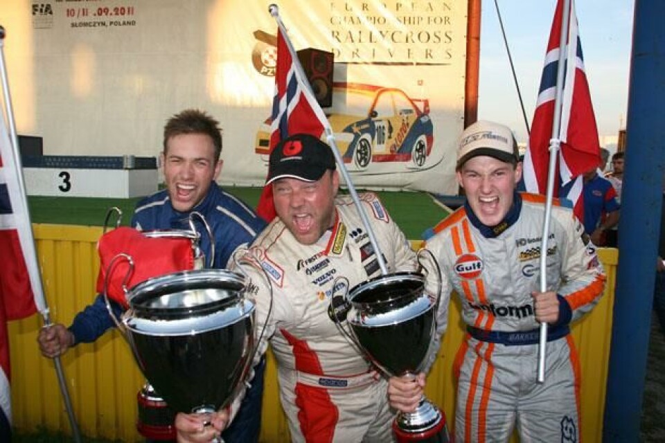 Tre norske europamestere i rallycrossFra venstre: Lars Øyvind Enerberg (TouringCars), Sverre Isachsen (SuperCars) og Andreas Bakkerud (Super 1600)Foto: Jan Tore Brustad