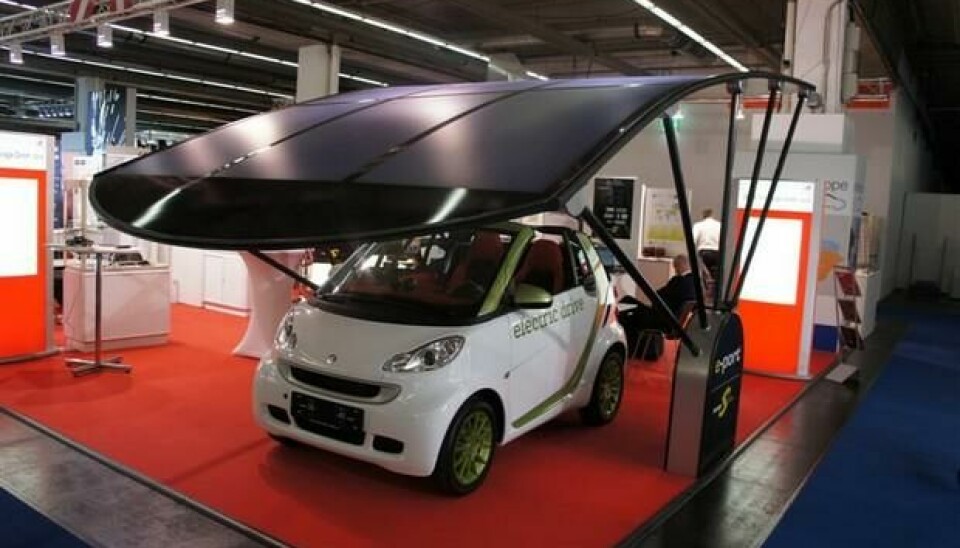 IAA Frankfurt 2011God idé 1: Carport med solceller. Lad gratis mens du står parkert.