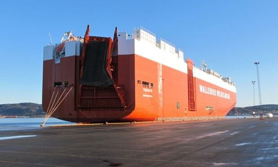 Inntil 7000 biler rommer disse store transportskipene: