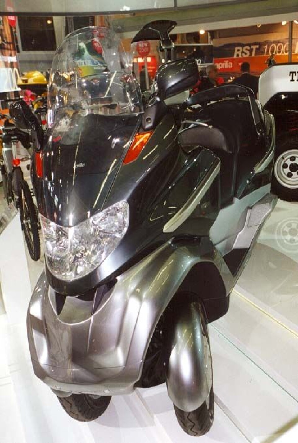 Aprilia 3-hjuls scooter