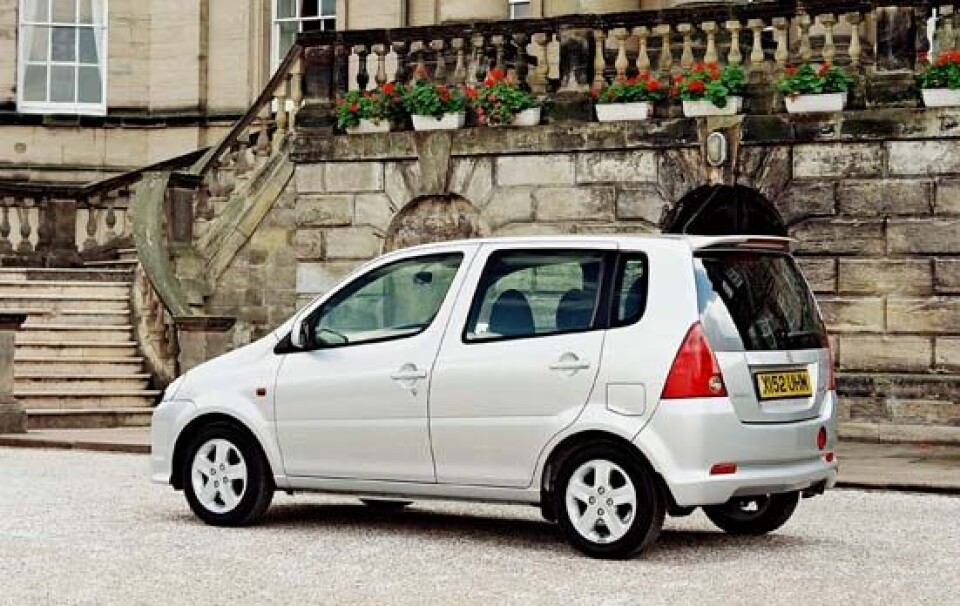 Daihatsu YRV