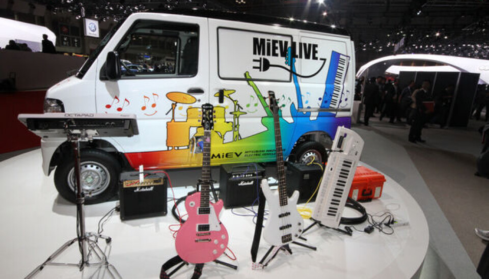 Tokyo Motor Show 2011Den optimale bandbussen er ifølge Mitusbishi selvsagt elektrisk - som instrumentene. Tokyo Motor Show 2011Den optimale bandbussen er ifølge Mitusbishi selvsagt elektrisk - som instrumentene.