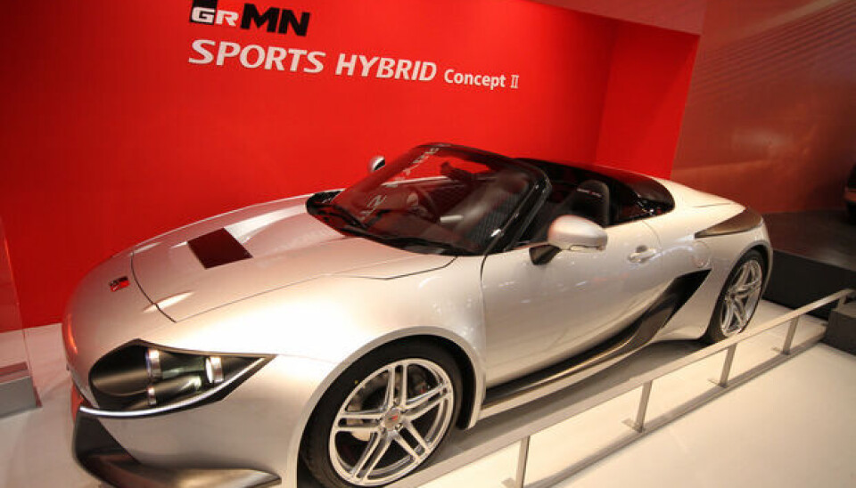 Tokyo Motor Show 2011Dette er en ny versjon av The GRMN Sports Hybrid Concept - som er et konsept til et firehjulsdrevet MR2-konsept. Tokyo Motor Show 2011Dette er en ny versjon av The GRMN Sports Hybrid Concept - som er et konsept til et firehjulsdrevet MR2-konsept.