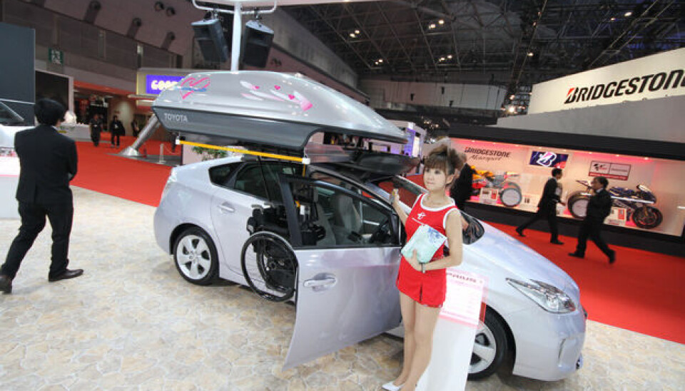 Tokyo Motor Show 2011Fiks løsning for den som har behov for rullestol Tokyo Motor Show 2011Fiks løsning for den som har behov for rullestol