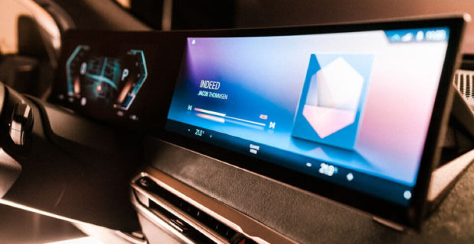 BMW iX infotainment