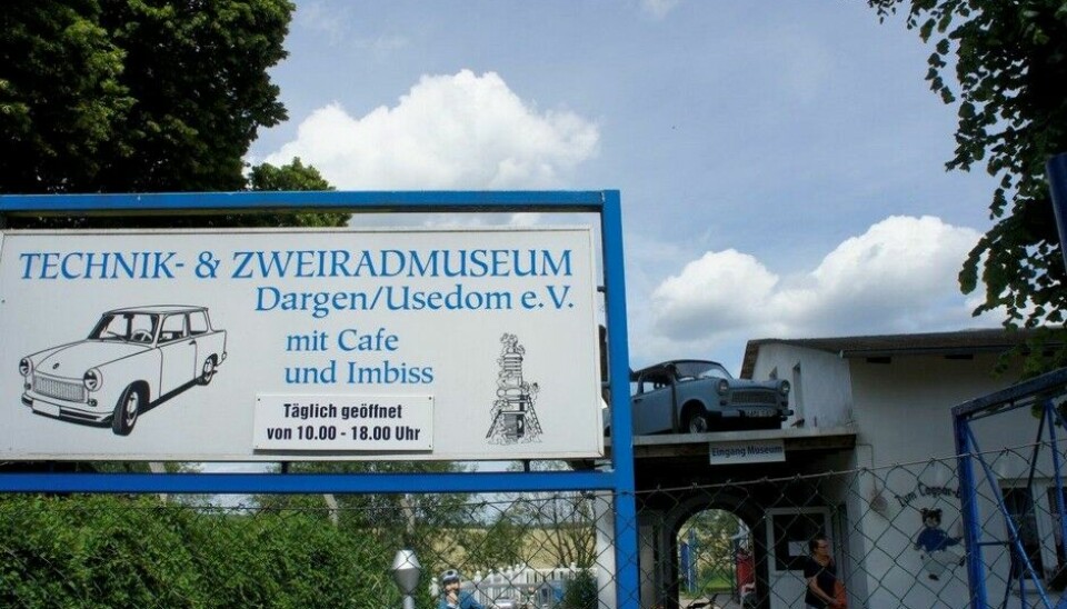 DDR MuseumTro ikke alltid på det med'daglig». Skiltet kan flyttes på eller snus. - Foto: Jon Winding-Sørensen