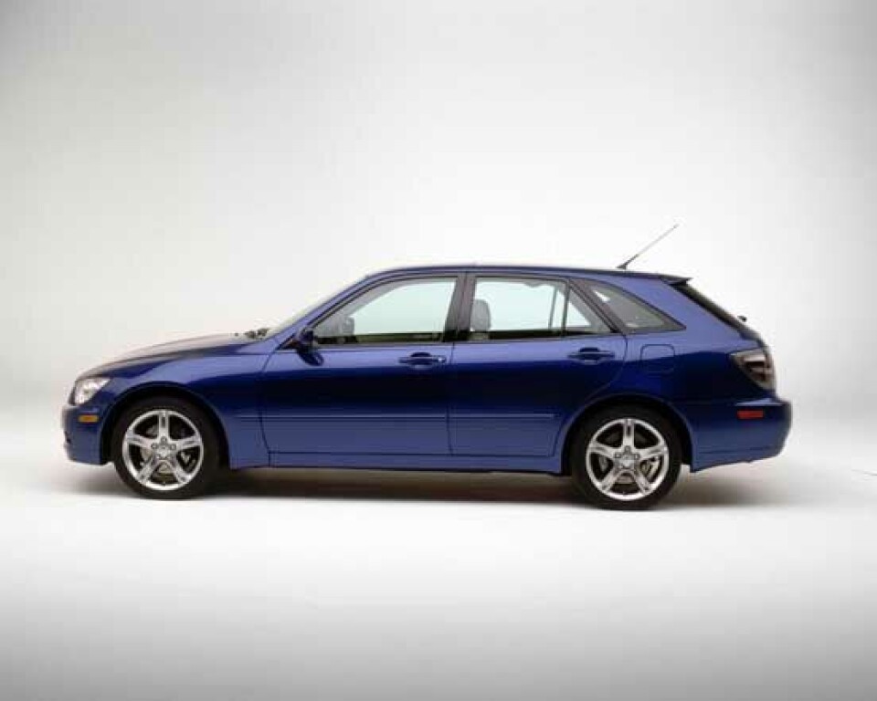 Lexus IS300 SportCross