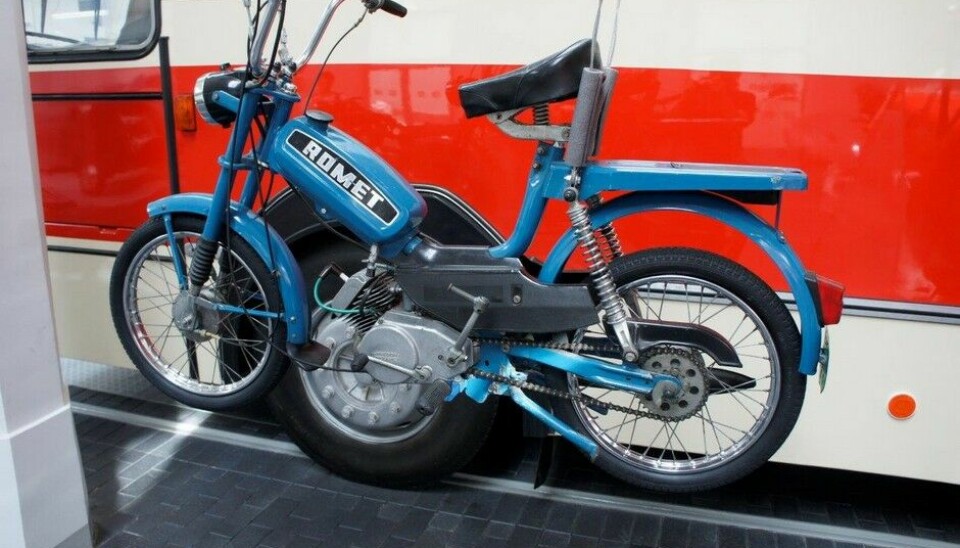 Museet for Teknologi og TransportRomet moped fra 1986. Moderne design krympet tanken fra 6 til bare 4,5 liter. Awa og øst-tyske Simson ble snart for sterke konkurrenter. (Foto: Jon Winding-Sørensen)