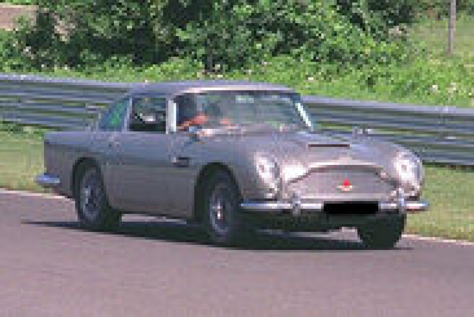 Bond tilbake i Aston