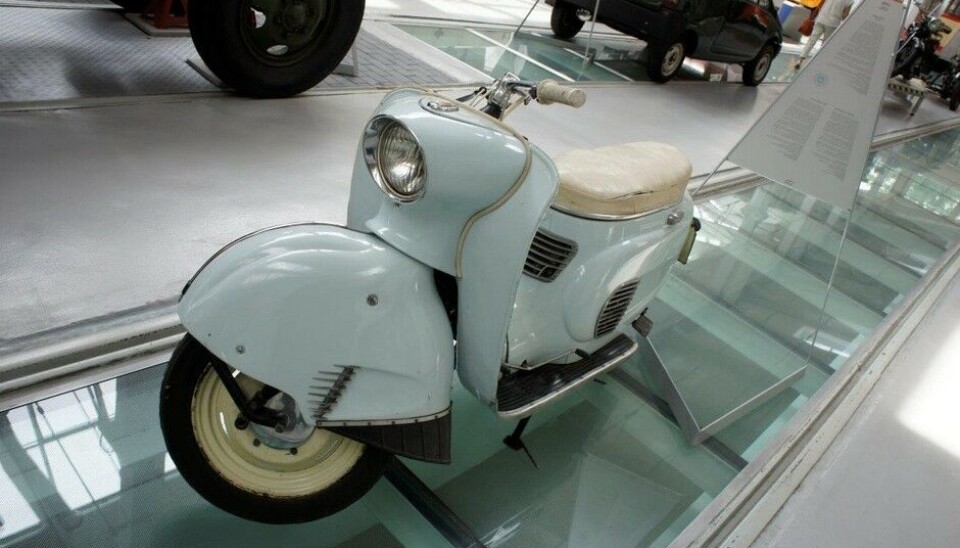 Museet for Teknologi og TransportDen siste polske scooteren, Osa M52 het en periode bare Indian, fordi den ble solgt til India. Ser ut som en smart konstruksjon, men den varte ikke lenger enn til 1965. (Foto: Jon Winding-Sørensen) Museet for Teknologi og TransportDen siste polske scooteren, Osa M52 het en periode bare Indian, fordi den ble solgt til India. Ser ut som en smart konstruksjon, men den varte ikke lenger enn til 1965. (Foto: Jon Winding-Sørensen)