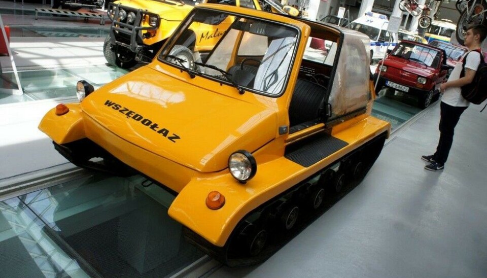 Museet for Teknologi og TransportEnda en Fiat 126p-basert selvsnekret. Kineserne var en stund, av en eller annen grunn, interessert i dette beltefenomenet. Bare en ble imidlertid bygget. Fikk en liten filmrolle. (Foto: Jon Winding-Sørensen) Museet for Teknologi og TransportEnda en Fiat 126p-basert selvsnekret. Kineserne var en stund, av en eller annen grunn, interessert i dette beltefenomenet. Bare en ble imidlertid bygget. Fikk en liten filmrolle. (Foto: Jon Winding-Sørensen)