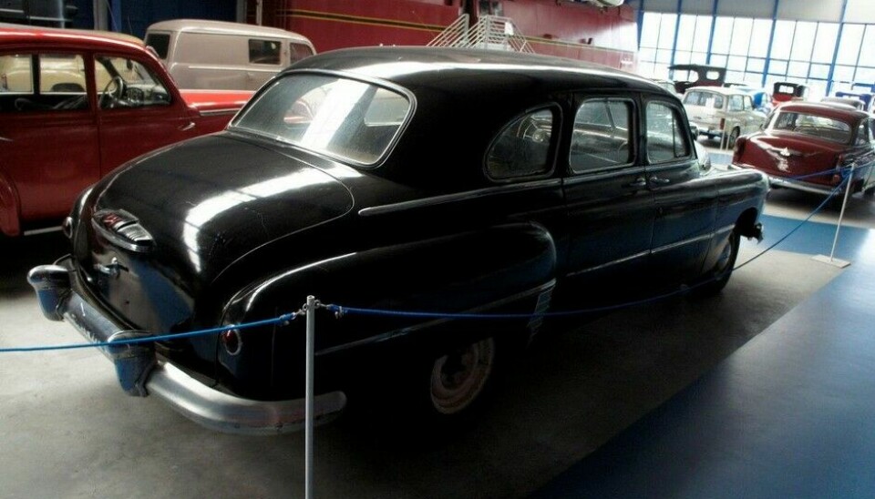 Eisenbahn & Tehnik Museum  - ProraHer har vi en av russernes prestisjebiler, en 3,5-liters ZIM 12 fra 1957. Den var i slekt med Buick og kunne kjøre gjennom 60 cm dypt vann uten at en dråpe trengte inn. (Foto: Jon Winding-Sørensen)