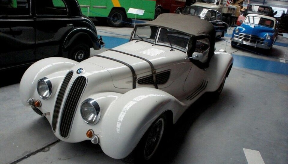 Eisenbahn & Tehnik Museum - ProraDenne skulle jeg gjerne hatt. En ekte BMW 328 fra Eisenach-fabrikken, anno 1938. Den ser nesten så perfekt ut at den kunne vært en av Sbarros replicaer. (Foto: Jon Winding-Sørensen) Eisenbahn & Tehnik Museum - ProraDenne skulle jeg gjerne hatt. En ekte BMW 328 fra Eisenach-fabrikken, anno 1938. Den ser nesten så perfekt ut at den kunne vært en av Sbarros replicaer. (Foto: Jon Winding-Sørensen)