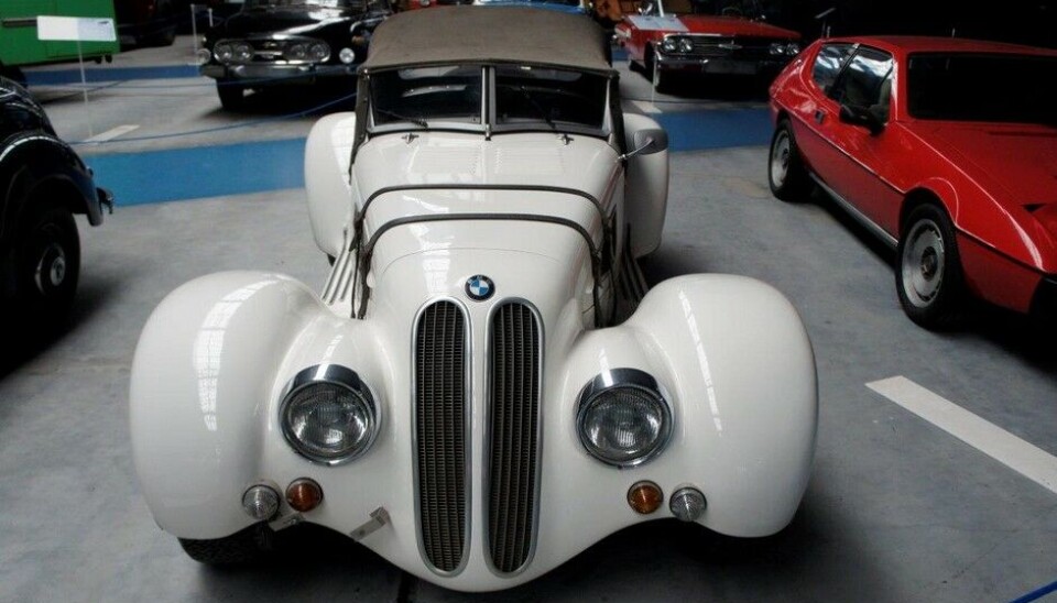 Eisenbahn & Tehnik Museum - ProraDenne skulle jeg gjerne hatt. En ekte BMW 328 fra Eisenach-fabrikken, anno 1938. Den ser nesten så perfekt ut at den kunne vært en av Sbarros replicaer. (Foto: Jon Winding-Sørensen) Eisenbahn & Tehnik Museum - ProraDenne skulle jeg gjerne hatt. En ekte BMW 328 fra Eisenach-fabrikken, anno 1938. Den ser nesten så perfekt ut at den kunne vært en av Sbarros replicaer. (Foto: Jon Winding-Sørensen)