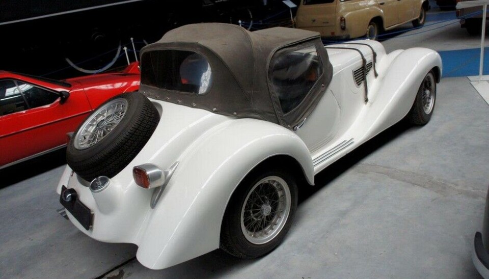 Eisenbahn & Tehnik Museum - ProraDenne skulle jeg gjerne hatt. En ekte BMW 328 fra Eisenach-fabrikken, anno 1938. Den ser nesten så perfekt ut at den kunne vært en av Sbarros replicaer. (Foto: Jon Winding-Sørensen) Eisenbahn & Tehnik Museum - ProraDenne skulle jeg gjerne hatt. En ekte BMW 328 fra Eisenach-fabrikken, anno 1938. Den ser nesten så perfekt ut at den kunne vært en av Sbarros replicaer. (Foto: Jon Winding-Sørensen)
