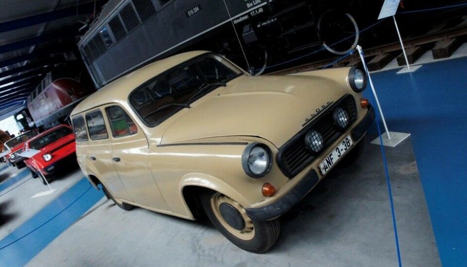 Eisenbahn & Tehnik Museum - ProraEn Skoda fra før de begynte med hekkmotor. Den hadde karosseri så tjukt at det fikk vekten opp i nesten to tonn. (Foto: Jon Winding-Sørensen) Eisenbahn & Tehnik Museum - ProraEn Skoda fra før de begynte med hekkmotor. Den hadde karosseri så tjukt at det fikk vekten opp i nesten to tonn. (Foto: Jon Winding-Sørensen)