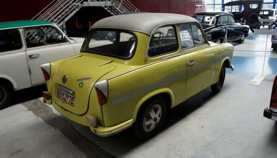 Eisenbahn & Tehnik Museum - ProraDen gule med lyst tak er en Trabant 500 fra 1951, da var karosseriet fremdeles av blikk. (Foto: Jon Winding-Sørensen) Eisenbahn & Tehnik Museum - ProraDen gule med lyst tak er en Trabant 500 fra 1951, da var karosseriet fremdeles av blikk. (Foto: Jon Winding-Sørensen)