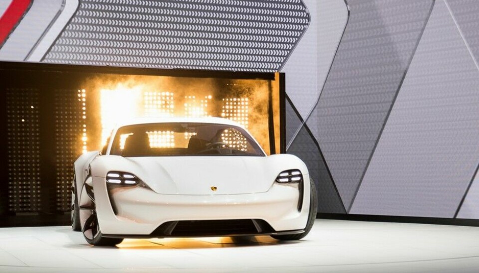 Porsche Mission E avdukes på IAA 2015