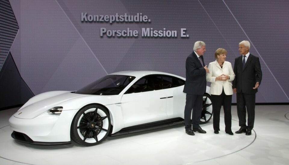 Porsche Mission E avdukes på IAA 2015