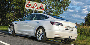 Tesla løftet bilsalget, en av to valgte elbil