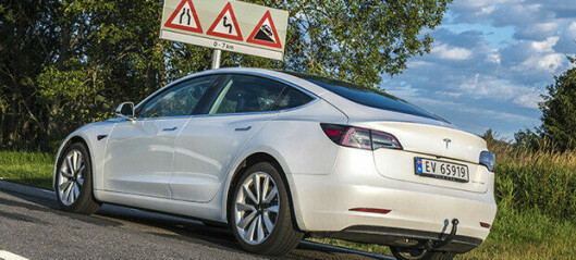 Tesla løftet bilsalget, en av to valgte elbil