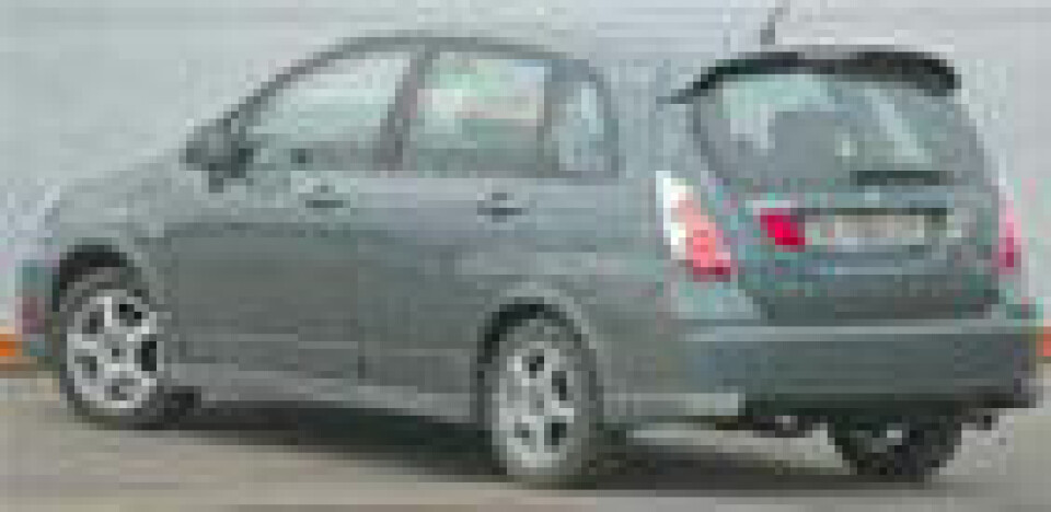 Suzuki Liana Sport SUV: Kompakt og fleksibel