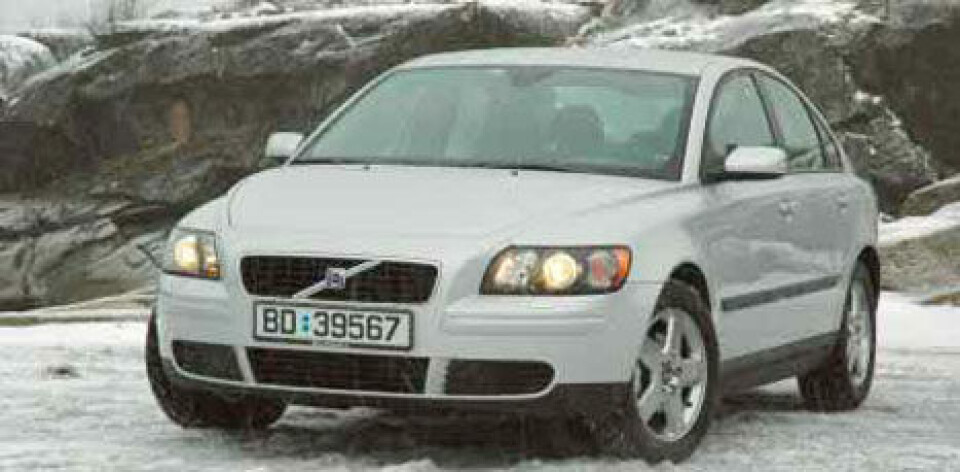 S40S40 S40S40