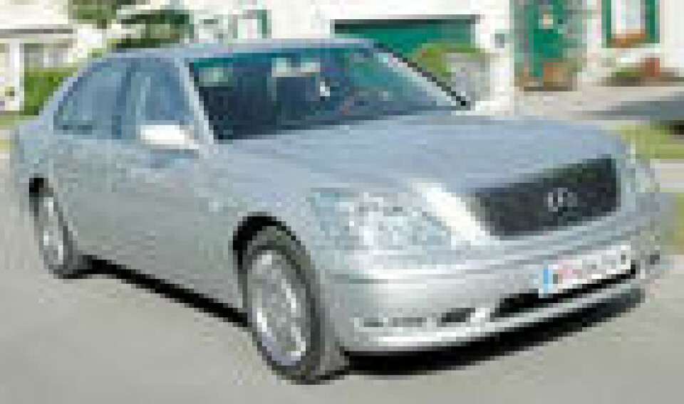 Lexus LS430