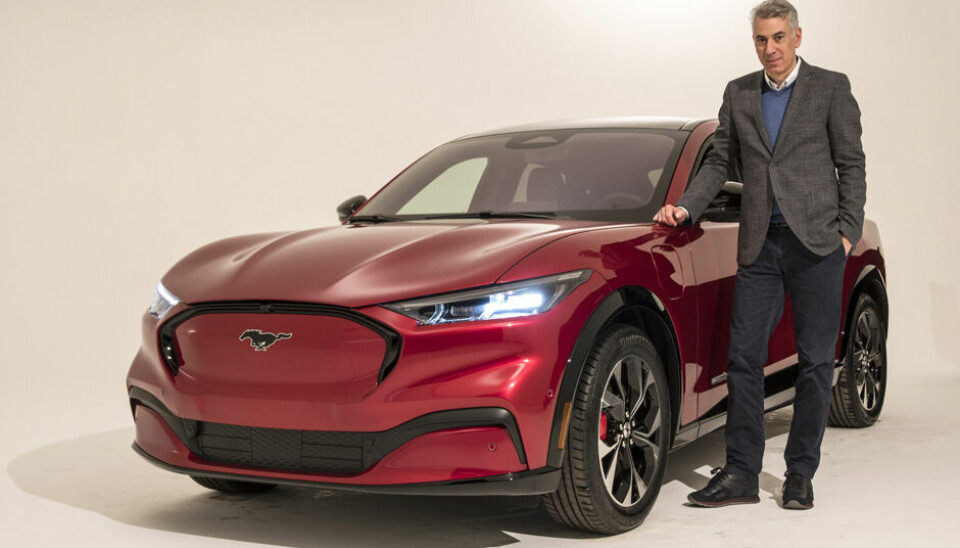 Chief designer Murat Gueler med Ford Mustang Mach-E. (Foto: Øivind Skar)