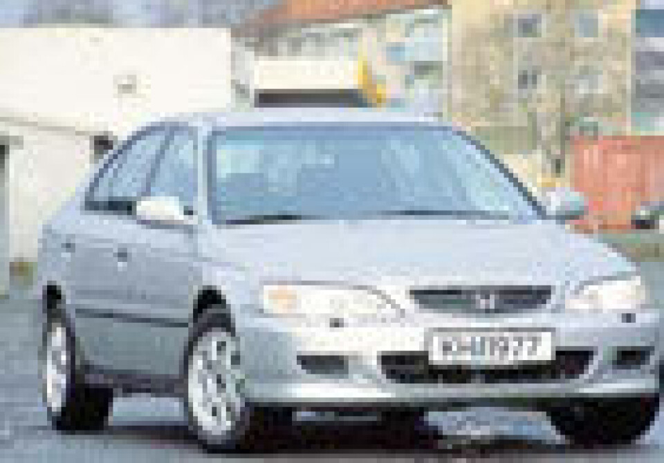 Honda Accord 1.8i LS