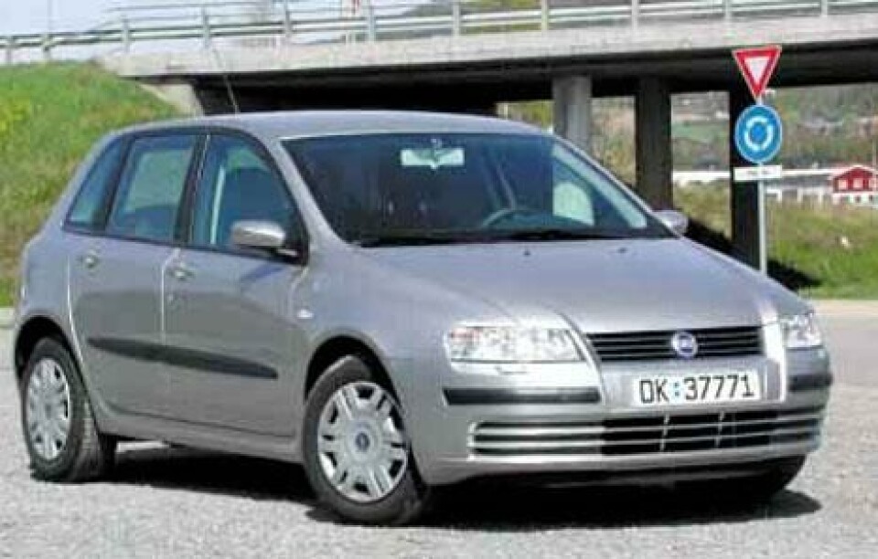 Fiat Stilo 1.6 DynamicFiat Stilo 1.6 Dynamic Fiat Stilo 1.6 DynamicFiat Stilo 1.6 Dynamic