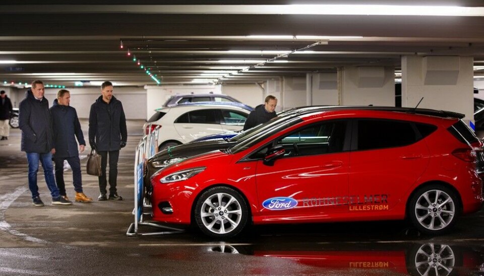 Ford Smart Lab på Strømmen StorsenterI P-huset står demobiler klar for prøvekjøring