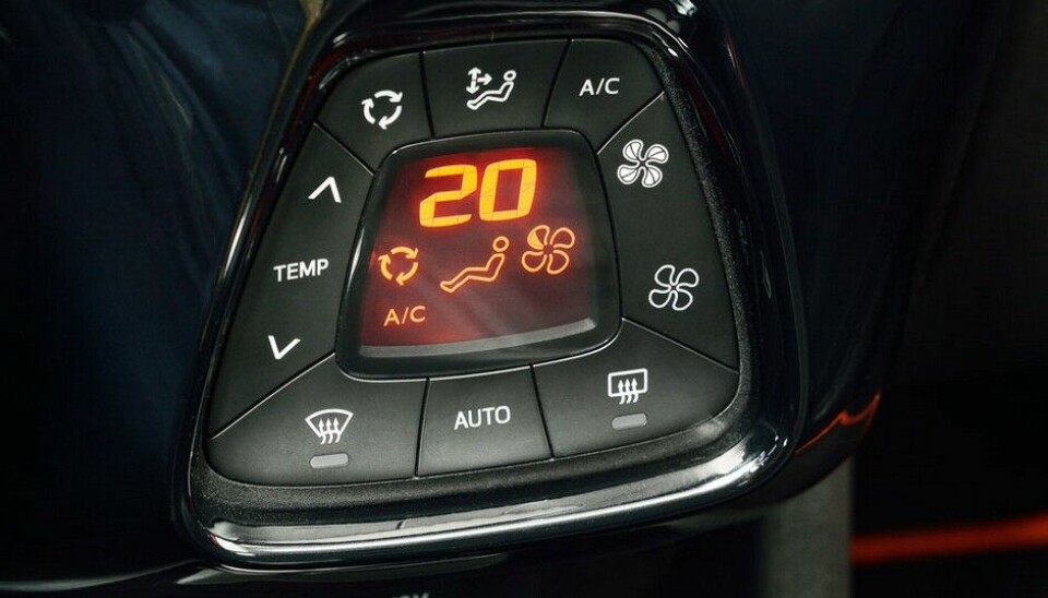 Toyota AygoAYGO: Automatisk klima.