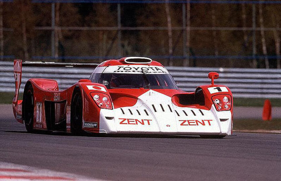 Toyota nådde nesten helt til topps med sin GT-One i 1999 et løp mange husker for flyvende Mercedes-biler: