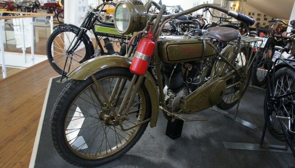 Arvika FordonsmuseumHarley Davidson 20 J, fra 1920. 990 ccm og V twin den gangen også. Foto: Jon Winding-Sørensen Arvika FordonsmuseumHarley Davidson 20 J, fra 1920. 990 ccm og V twin den gangen også. Foto: Jon Winding-Sørensen