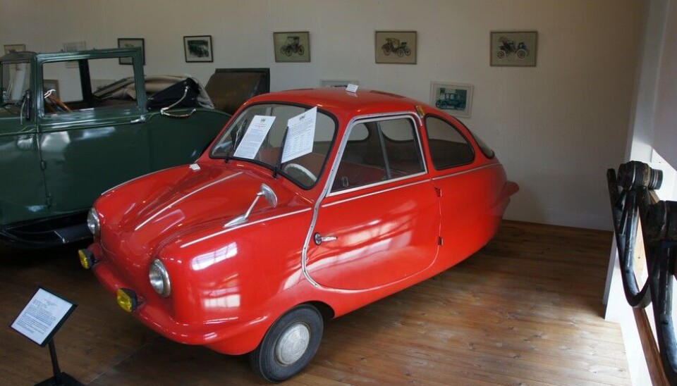 Arvika Fordonsmuseum Ikke fullt så underlig: tyske Fulda S 7 fra 1959, men bygget av svenske Fram (med plastkarosserier fra en fabrikk i Roskilde!). I løpet av fem år bygde Fram 411 av disse 200 ccm og 10-hesters mc-bilene. Foto: Jon Winding-Sørensen Arvika Fordonsmuseum Ikke fullt så underlig: tyske Fulda S 7 fra 1959, men bygget av svenske Fram (med plastkarosserier fra en fabrikk i Roskilde!). I løpet av fem år bygde Fram 411 av disse 200 ccm og 10-hesters mc-bilene. Foto: Jon Winding-Sørensen