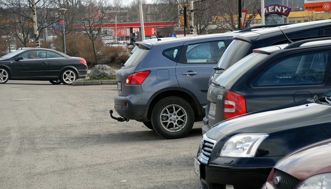 Norske bileiere lever farlig på parkeringsplassene, viser skadestatistikk. (Foto: If)