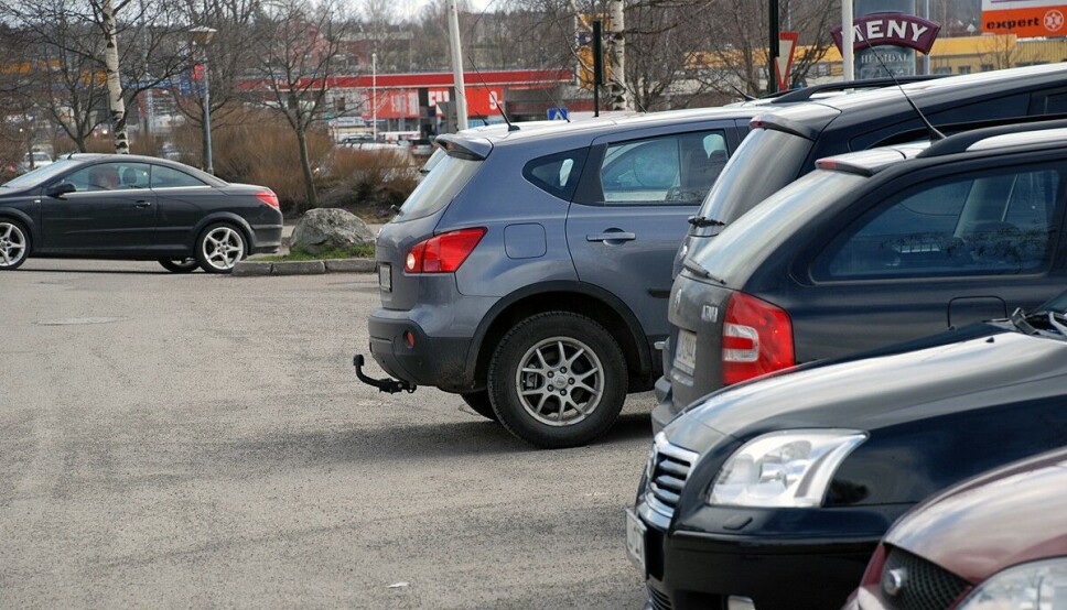 Norske bileiere lever farlig på parkeringsplassene, viser skadestatistikk. (Foto: If)