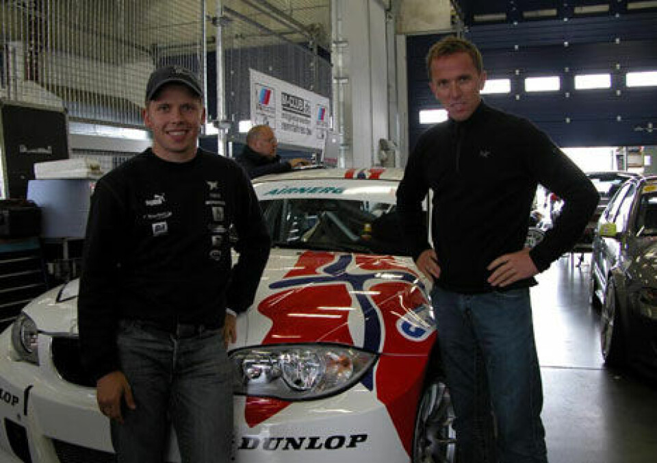 Stian Sørlie (t.v.) og Nils Tronrud kjørte inn til 2. plass i sin klasse på Nürburgring i dag